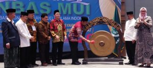 Gubernur Sulawesi Selatan membuka Rakornas PINBAS MUI